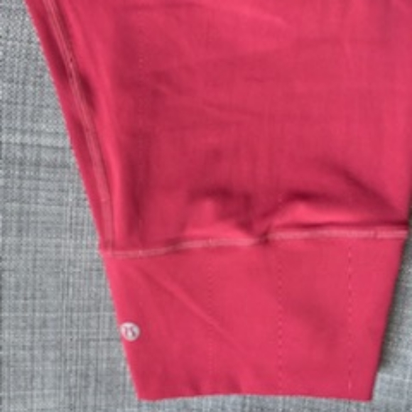 Lululemon 'Wunder Unders' Capri, Size 8 - Picture 3 of 4